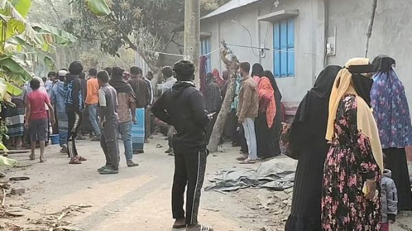 নড়াইলে দুই পক্ষের পাল্টাপাল্টি হামলায় বাবা-ছেলেসহ নিহত ৪