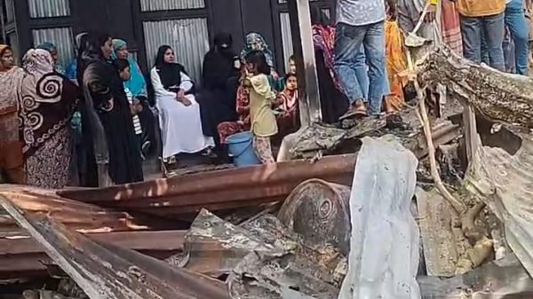 গজারিয়ায় ভয়াবহ অগ্নিকান্ডে ৩ পরিবারের ৩০ লক্ষ টাকার ক্ষয়ক্ষতি