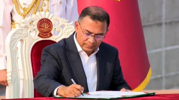 বুধবার সচিবালয়ে অফিস করবেন নতুন প্রধানমন্ত্রী