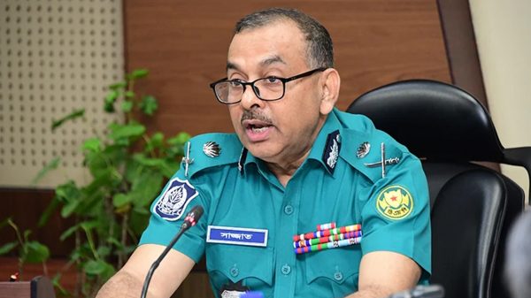 অব্যাহতি চাইলেন ডিএমপি কমিশনার