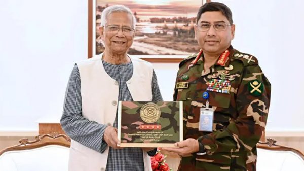 প্রধান উপদেষ্টার সঙ্গে সেনাপ্রধানের বিদায়ী সাক্ষাৎ