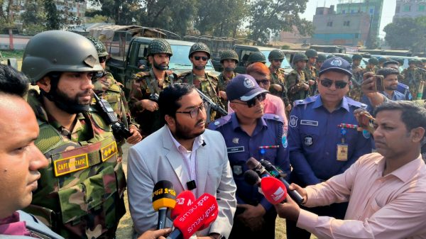 নির্বাচনকে ঘিরে কিশোরগঞ্জে সেনা–পুলিশ–র‍্যাব–বিজিবির যৌথ মহড়া