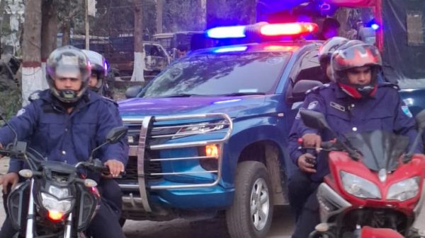 ত্রয়োদশ জাতীয় সংসদ নির্বাচনকে সামনে রেখে টঙ্গীবাড়ী থানা পুলিশের বিশেষ মহড়া