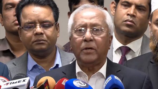 জামায়াত নেতাকে যারা আটক করেছে তারা সিদ্ধান্ত নেবে: ইসি সচিব