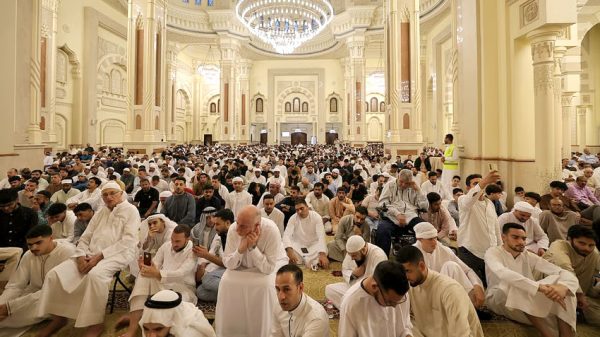 সৌদিসহ বিশ্বের বিভিন্ন দেশে উদযাপন হচ্ছে ঈদুল ফিতর