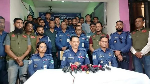 সীতাকুণ্ডে, বাবার উপর প্রতিশোধ নিতে ৭ বছরে শিশু ইরাকে হত্যা