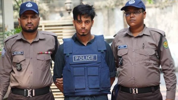 ‎রুমমেটকে হত্যার পর মরদেহ ৭ টুকরো করে ফেলে আসায় রাজধানীতে হবিগঞ্জের যুবক গ্রেপ্তার