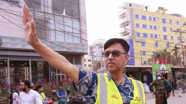 সাভারের সড়কগুলোতে যানজট নিরসনে এমপি সালাউদ্দিন বাবুর ব্যতিক্রমী উদ্যোগ