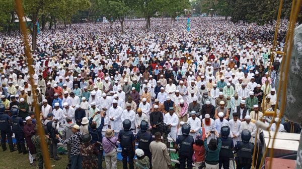 জনসমুদ্রে রূপ নেয় শোলাকিয়া ঈদগাহ, অনুষ্ঠিত ১৯৯তম ঈদ জামাত