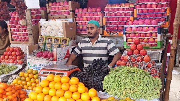টঙ্গীবাড়ীতে পরিকল্পিতভাবে ব্যবসায়ী কে নারী দিয়ে ফাঁসানোর অভিযোগ