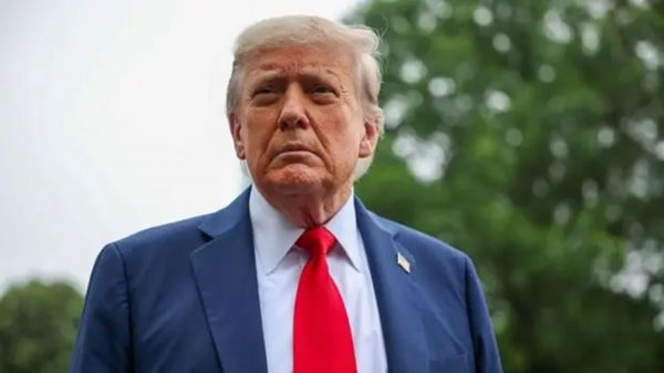 ইরানের কাছে ‘নিঃশর্ত আত্মসমর্পণ’ দাবি ট্রাম্পের