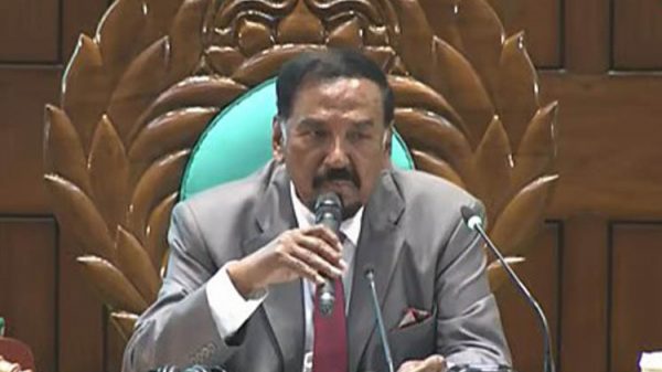 সংসদে দেখে দেখে বক্তব্য দেওয়া ‘অ্যালাউড’ না: স্পিকার