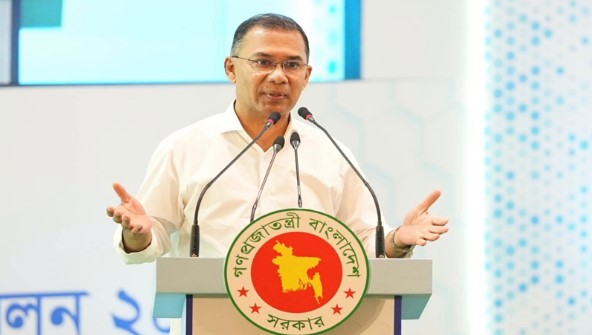 মন্ত্রী সাহেব, প্রশংসা একটু কম কইরেন: স্বাস্থ্যমন্ত্রীকে প্রধানমন্ত্রী