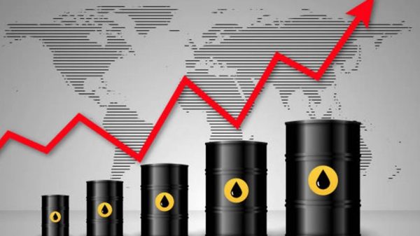 বিশ্ববাজারে জ্বালানি তেলের দামে আগুন
