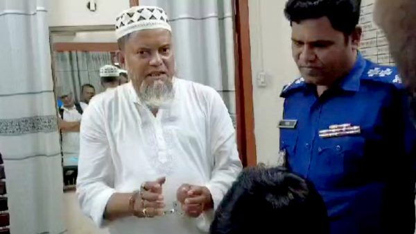 সাভারে জালিয়াতির দায়ে ছাত্র হত্যা মামলার আসামি 'শুটার আশরাফ' আটক