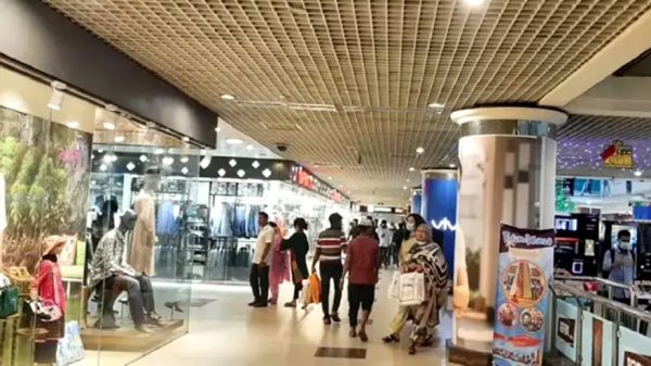 রাত ৮টার মধ্যে দোকান-শপিংমল বন্ধের সিদ্ধান্ত