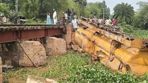 ‎মাধবপুর মনতলায় ট্রেন লাইনচ্যুত ১৮ ঘণ্টা পর সচল হচ্ছে সিলেট রেলপথ
