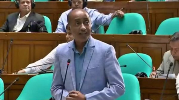 গণভোটে জামায়াতের অবস্থান ‘আধা প্রেম, আধা প্রতারণা’: আইনমন্ত্রী