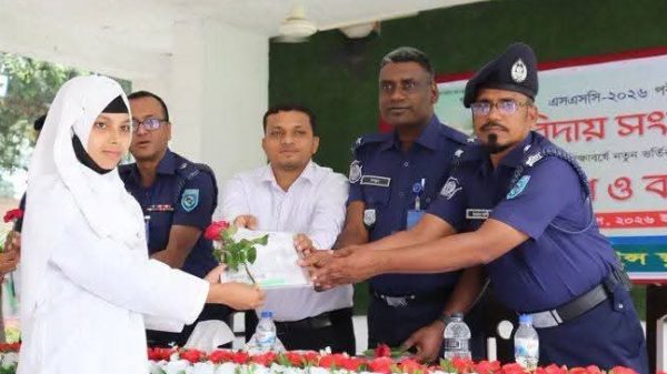 গাইবান্ধা পুলিশ লাইন্স স্কুলে বিদায় সংবর্ধনা ও নবীন বরণ অনুষ্ঠিত