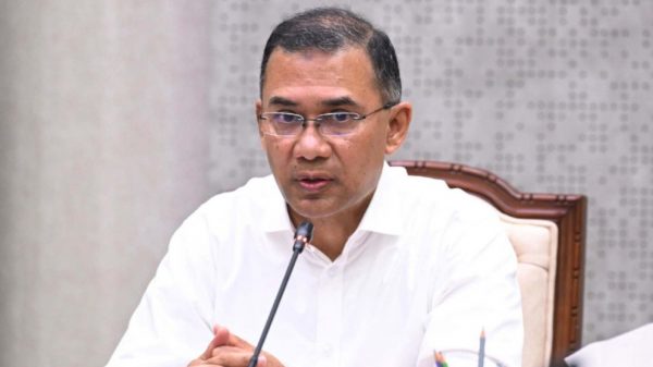 নারী-পুরুষের সমান মজুরি নিশ্চিত করবে সরকার