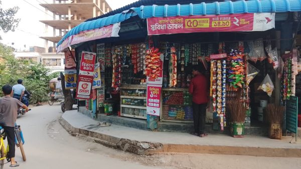 আশুলিয়ায় ৫ রাউন্ড গুলির শব্দ, স্থানীয়দের দাবী ২ জন হতাহত; তবে তথ্য নেই বলে জানান পুলিশ