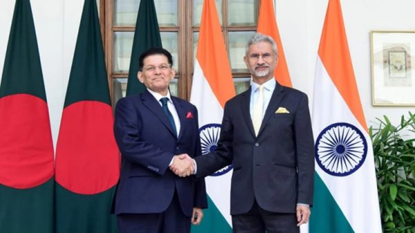 হাসিনা ও কামালকে ফেরত চায় বাংলাদেশ